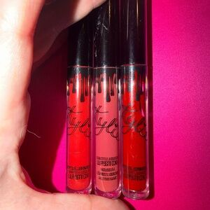 Kylie Cosmetics Bold Matte Lipstick Red and Pink